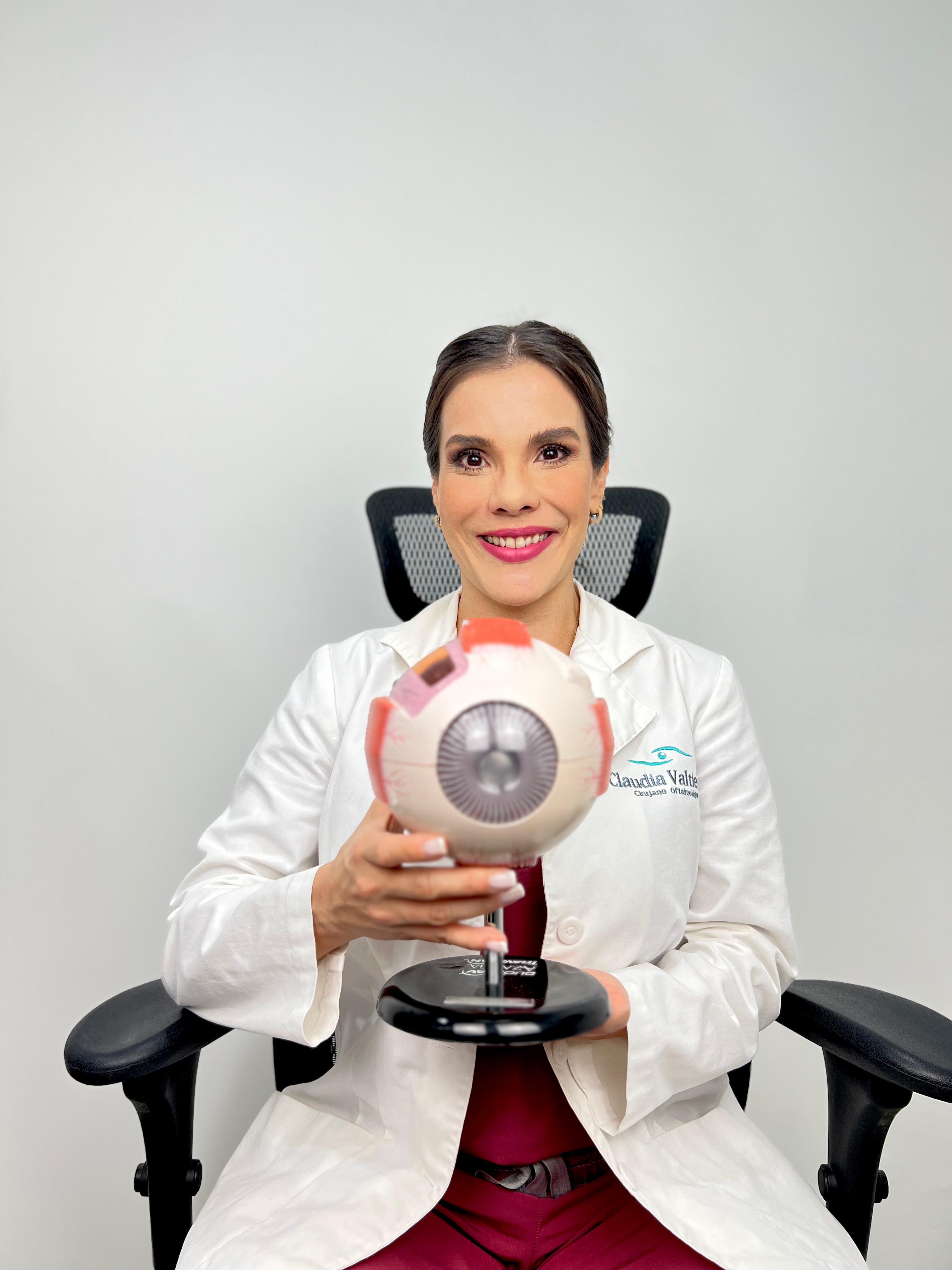 Dra. Claudia Valtierra - Especialista en Córnea